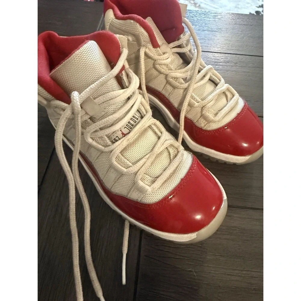 Nike Air Jordan 11 Retro Boys Size 1y Cherry Red White Basketball Shoes Sneakers